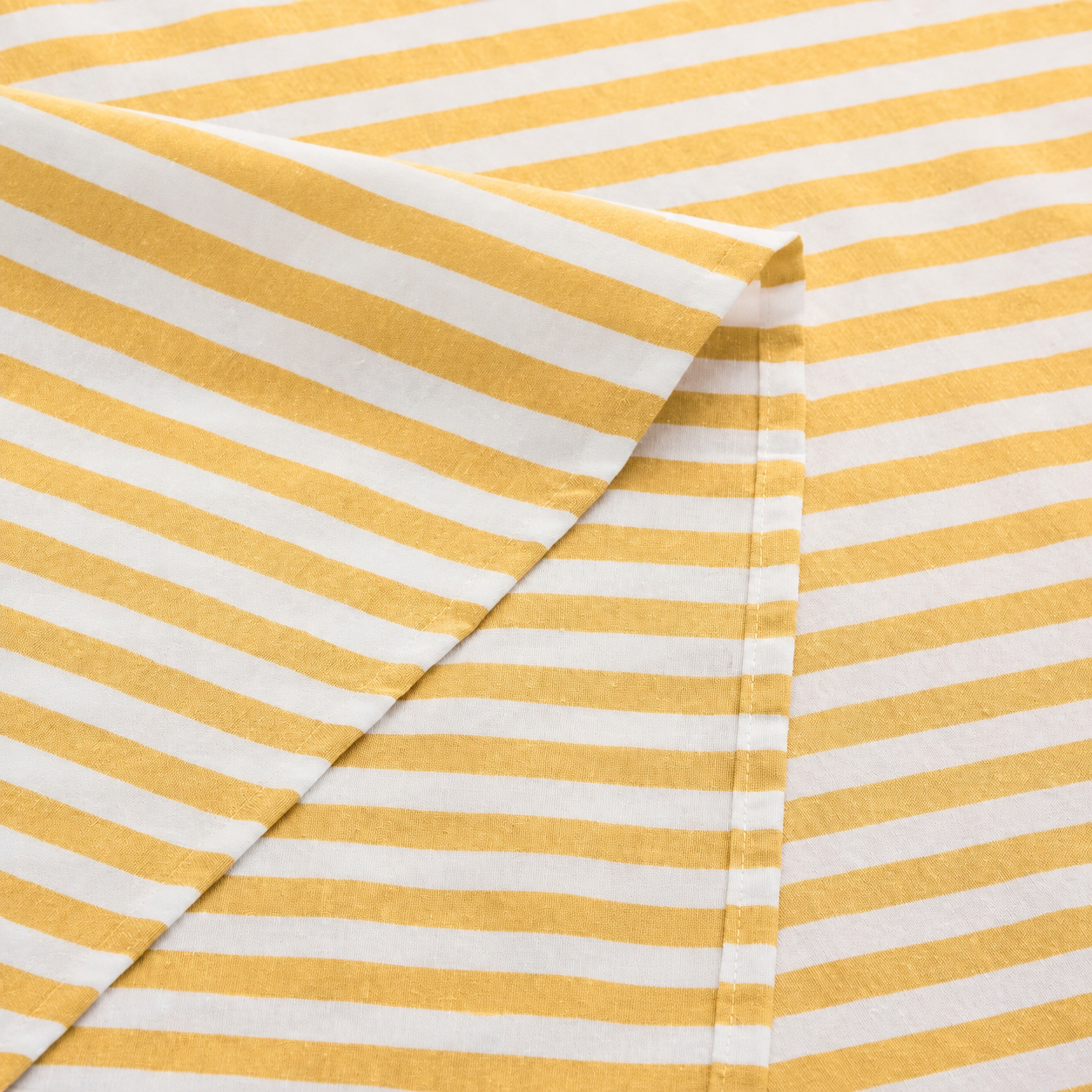 Nappe à rayure jaune et blanche