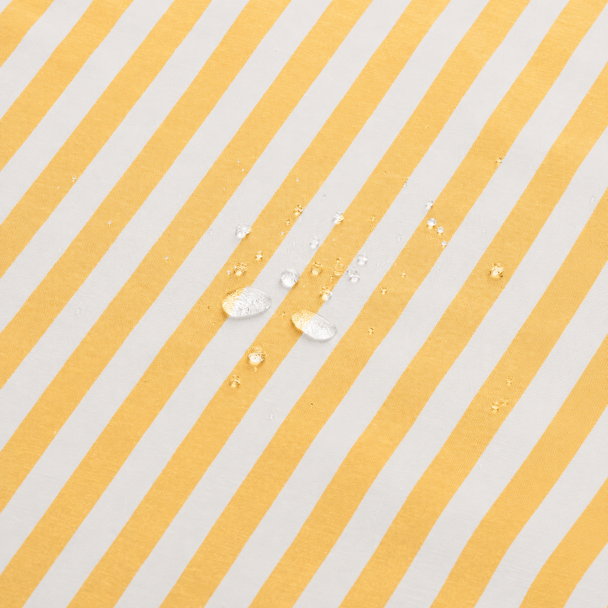 Nappe à rayure jaune et blanche